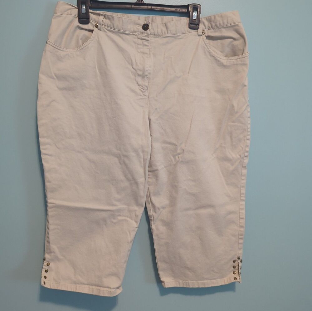 Lark Lane Beige Capris With Slit At Hem Beaded, Size 16